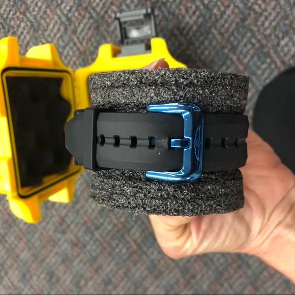 Invicta pro diver watch with case - Picture 3 of 8